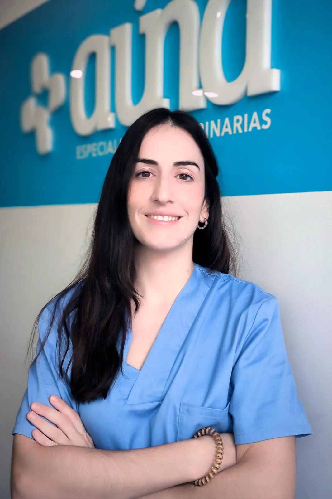 Julia Ivars, Veterinaria