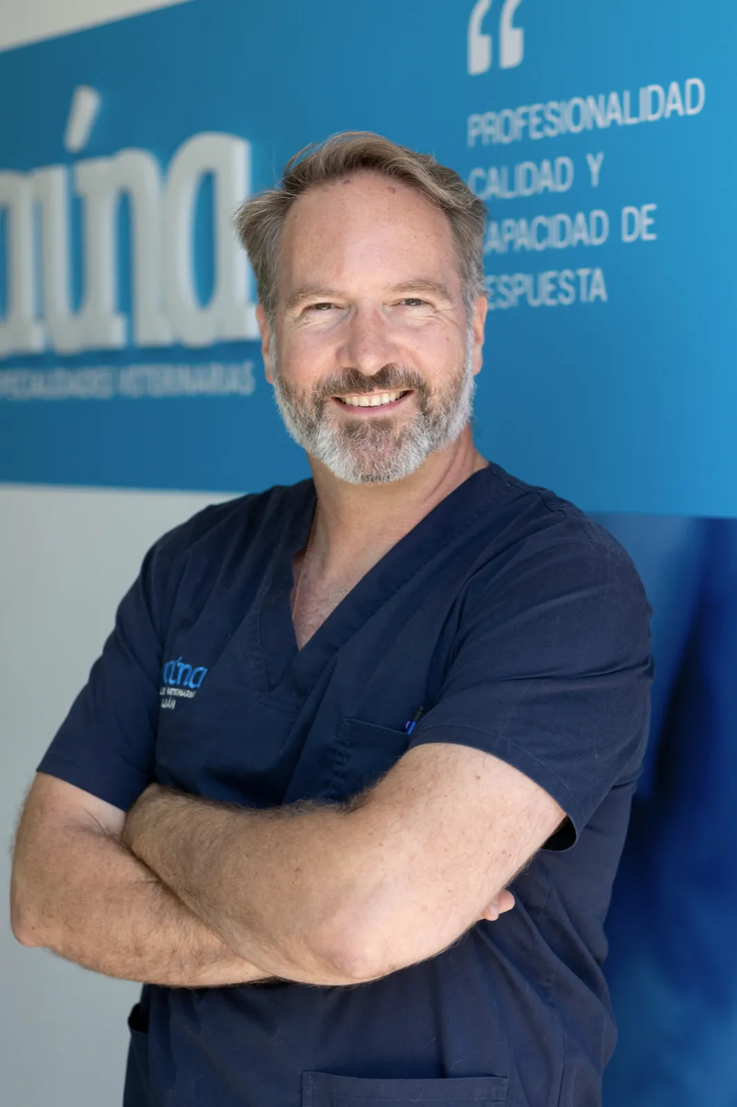 Alejandro Luján, Especialista Europeo y del RCVS en Neurología